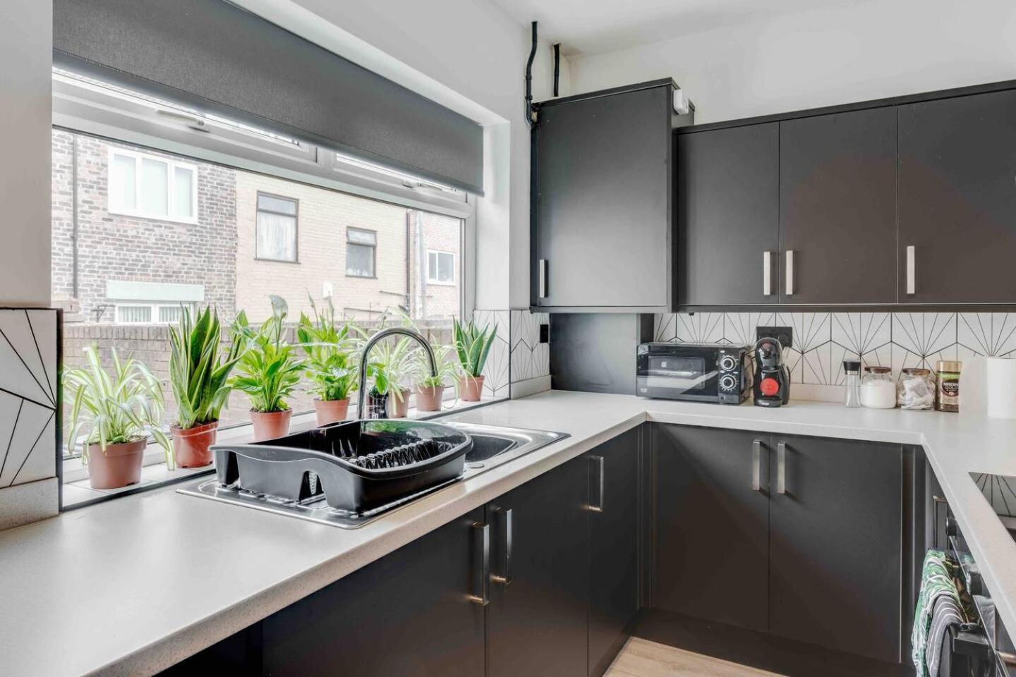 3-Bed Scouse House Near Anfield & Goodison Villa Liverpool Exterior photo